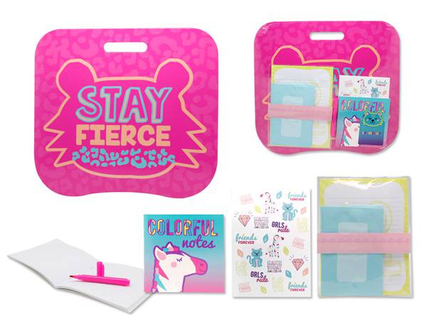 Set escolar infantil presentado en display