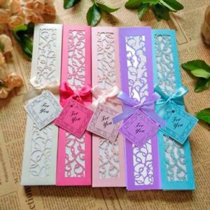 Abanico bambú y tela de colores en caja de regalo