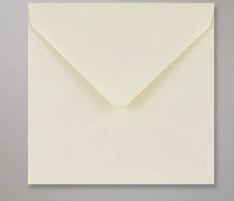 Lote de 50 sobres en formato cuadrado en  blanco roto