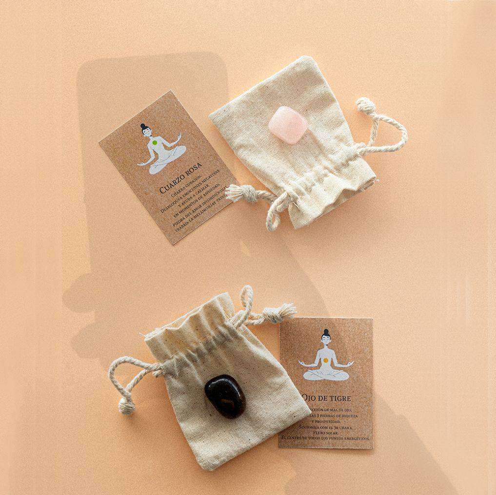 Piedra natural presentada en bolsita de algodón