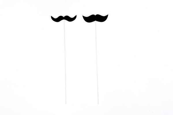 Pincho pic mostachos