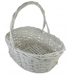 Cesta blanca de mimbre