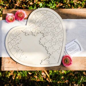 Puzzle de firmas madera corazón 47 cm