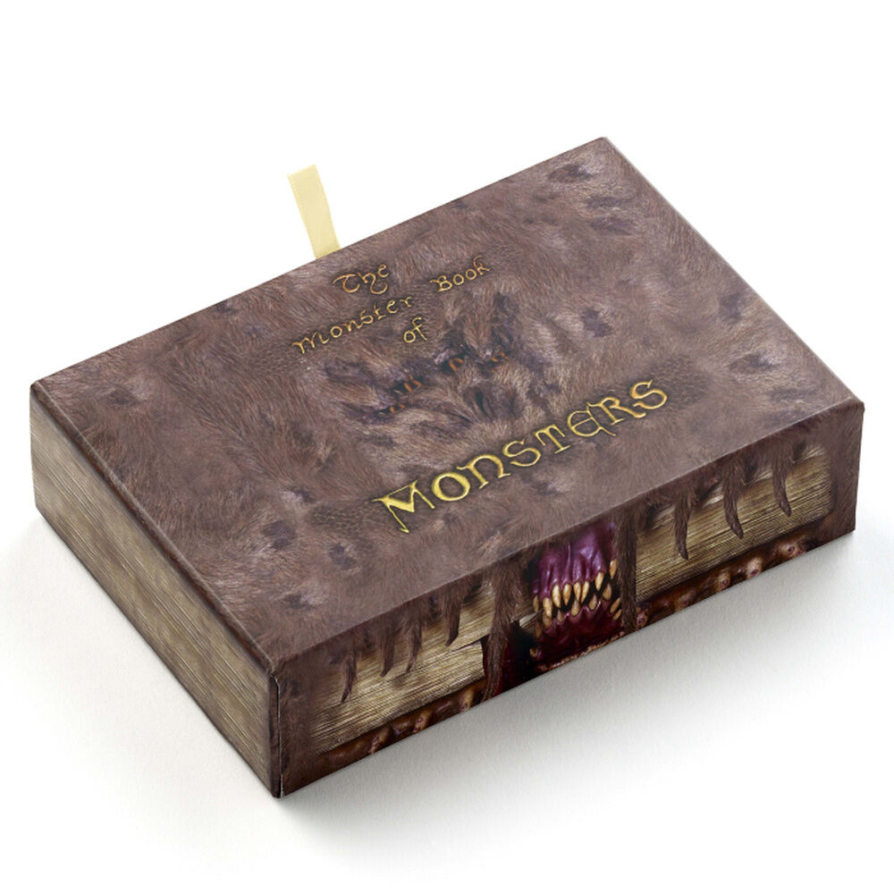 Set regalo llavero + pin Monster Book Harry Potter