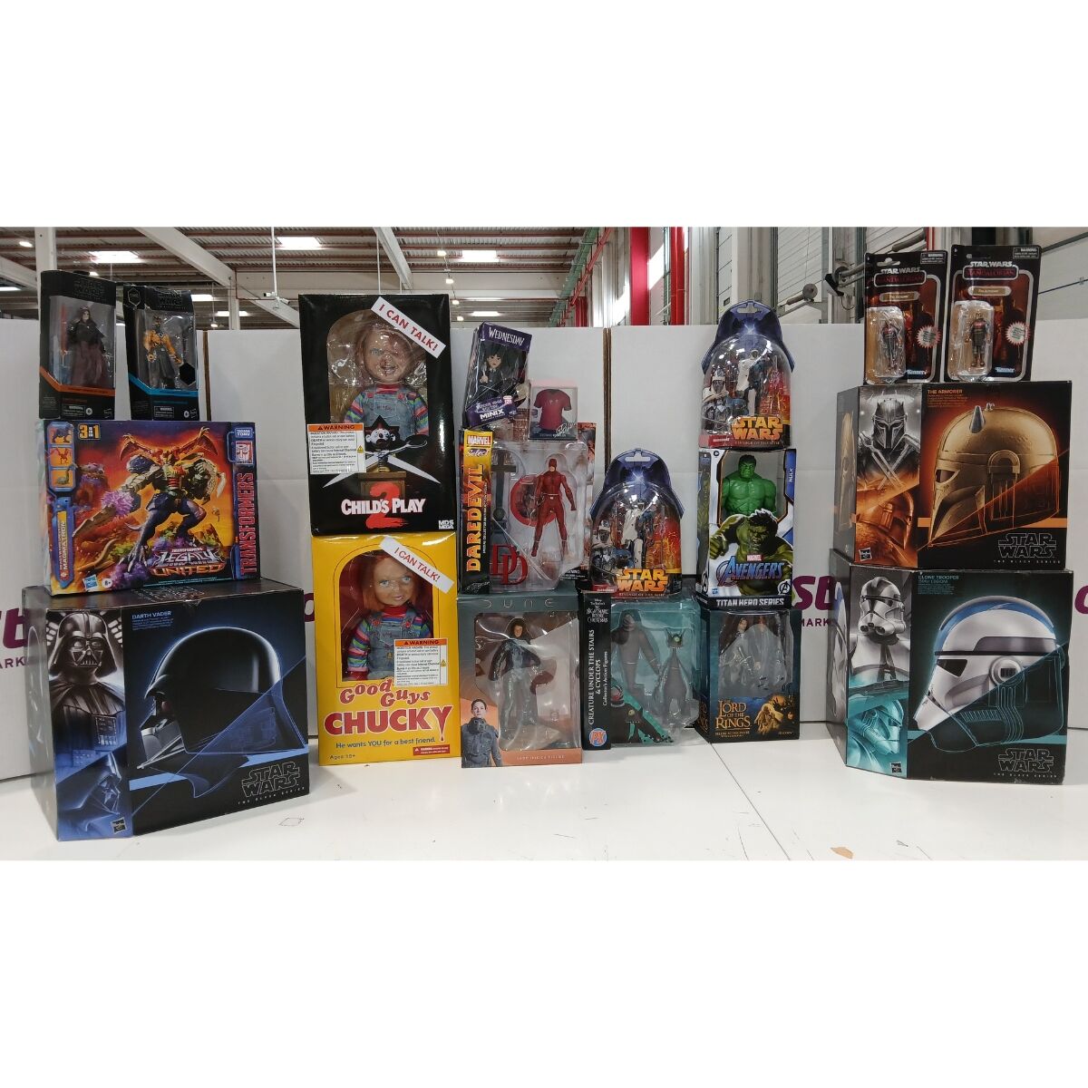 Pack oferta Figuras caja dañada